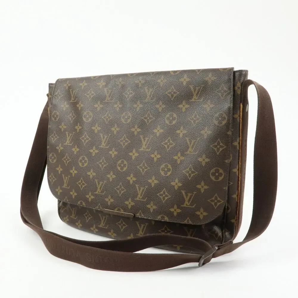 Louis Vuitton Monogram Beaubourg Messenger MM Brown